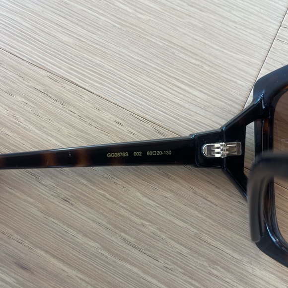 Gucci Tortoiseshell oversized Sunglasses - Picture 8 of 8
